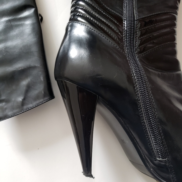 Laura Biagiotti | Leather Boots with Tassels - Picture 9 of 16